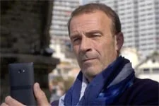 Plus belle la vie en avance : Vincent espionne Mila et découvre que?