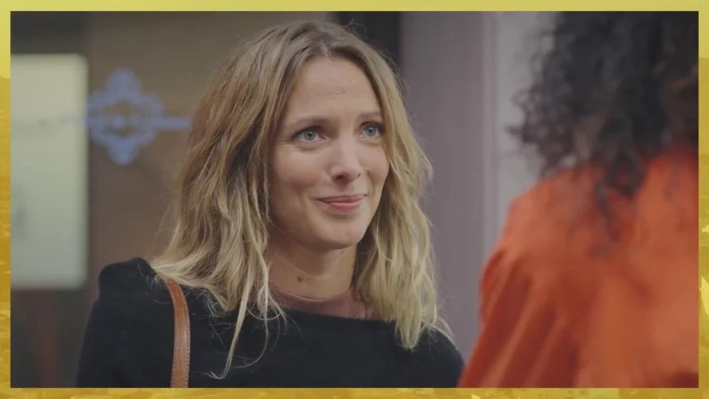 Plus belle la vie Indiscrétion : Adriana surprend une discussion entre Estelle et Fanny...