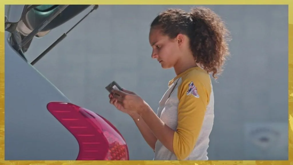 Plus belle la vie Indiscrétion : Camille fouille dans les affaires de Maxime et découvre l'horreur