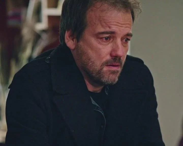 Plus belle la vie Indiscrétion : Jean-Paul débarque en pleurs chez Abdel