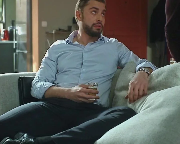 Plus belle la vie Indiscrétion : Karim apprend toute la vérité sur Elsa