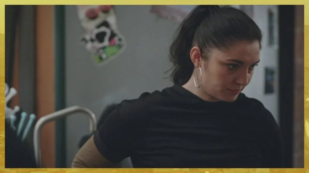 Plus belle la vie Indiscrétion : L'étrange geste de Manon chez les Nebout