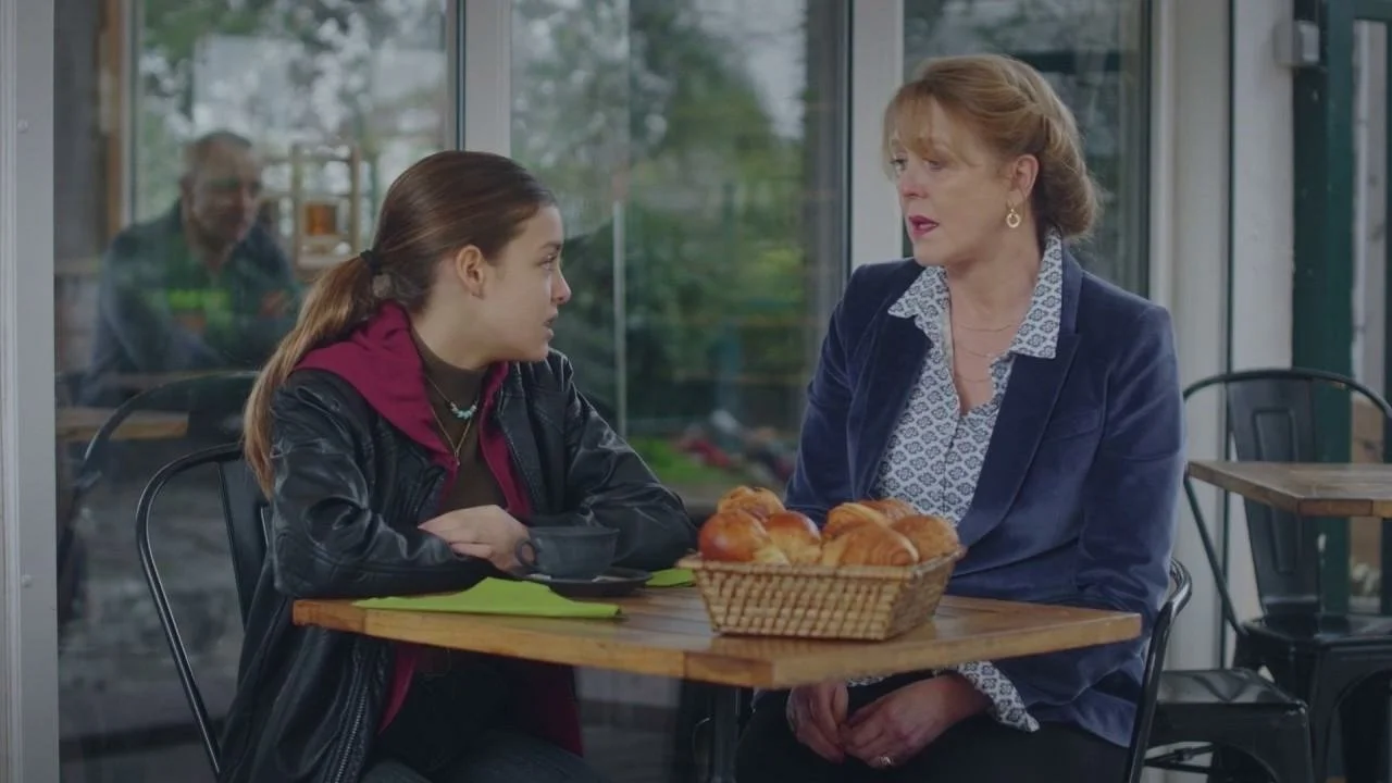 Plus belle la vie Indiscrétion : Le plan diabolique de la grand-mère Castel