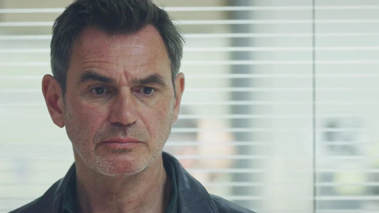 Plus Belle la vie : la descente aux enfers continue pour Patrick