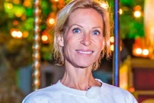 Rebecca Hampton (Céline) dans Boyard Land sur France 2