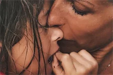 Rebecca Hampton (Céline) maman : Elle dévoile le visage de sa fille sur Instagram !