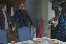 Rochat se fait piéger par les colocs !