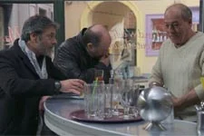 Roland félicite Sacha pour son article sur l?arrestation de Karim