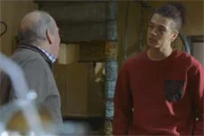 Roland tente de motiver à Baptiste pour bosser au Bar du Mistral