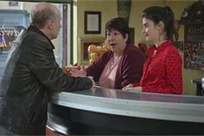 Sabrina déconseille à Léo de faire confiance à Jimmy Moon !