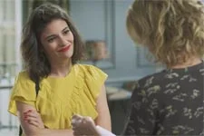 Sabrina en a marre de jouer la doublure de Coralie