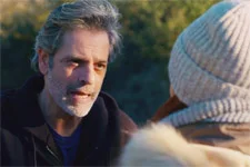 Sacha empêche Victoire de réaliser un attentat !