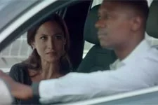 Samia apprend à Djawad que Jean-Paul a découvert leur liaison