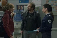 Samia découvre qu?il y a anguille sous roche au commissariat