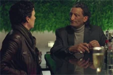 Samir apprend à Elsa que son frère avait une énorme dette !