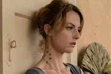 Sara Mortensen (Coralie) dans « Cassandre » sur France 3