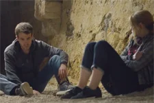 Séquestrés, Emilie et Kévin passent leur angoisse l?un sur l?autre !