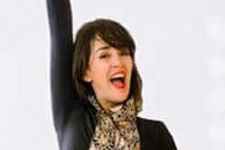 Stéphanie Paréja (Jeanne) sur scène avec son 2ème One Woman Show !