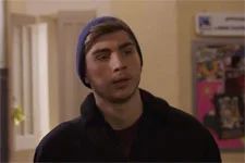 Théo apprend que Mila est folle de lui !