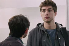 Théo avoue à Tom que c?est vraiment la merde !