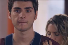 Théo culpabilise d’avoir fait interner sa mère