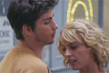 Théo se fait recadrer par Coralie !