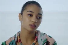 Thérèse avoue à Hugo qu?elle souffre encore de sa précédente rupture amoureuse