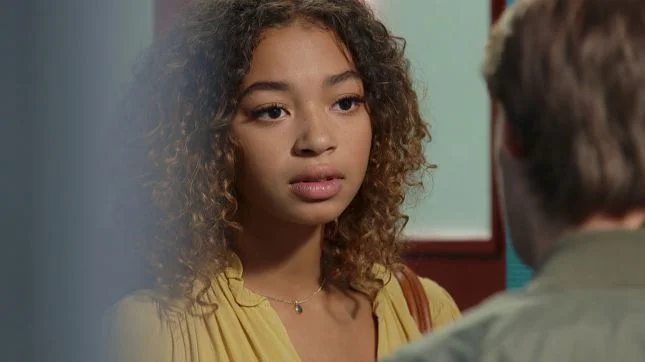 Thérèse, studieuse et trendy : look du jour