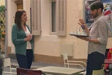 Thomas est à deux doigts d?envoyer un verre d?eau à la figure de Luna !