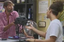 Thomas offre un cadeau à Baptiste