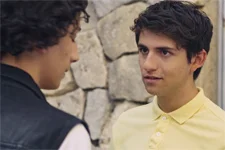 Tom et Eddy décident finalement d’oublier le match pour passer un moment rien que tous les deux