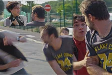 Tom et Eddy TABASSÉS parce qu’ils sont GAYS !