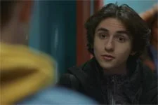 Tom rejette agressivement Kévin !