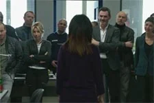 Voici comment va se passer la dernière journée de Samia au commissariat !