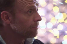 Voici pourquoi Eric cache son homosexualité !