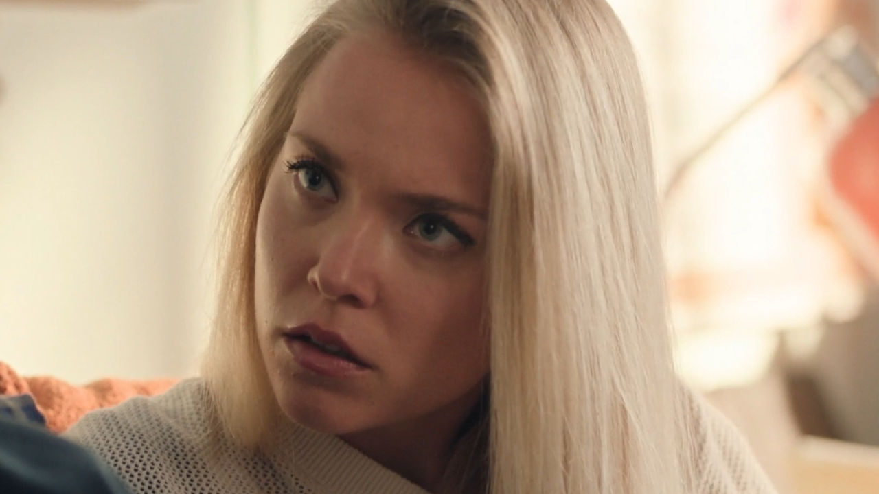 Plus belle la vie : Zoé va-t-elle céder au chantage dont elle est victime ?