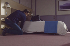 Plus belle la vie en avance : OMG ! Arnaud pose une bombe sous le lit de… ?!