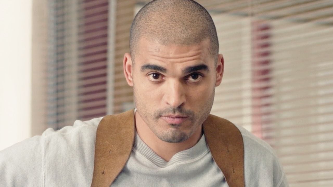 Plus belle la vie : démasqué par Idriss, le policier corrompu s'apprête à quitter le pays