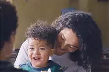 Plus belle la vie en avance : Mathis choisit le voyage de noces de ses parents !