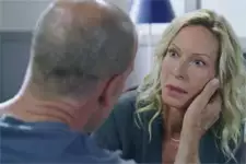 Céline repousse le geste de tendresse de Vincent