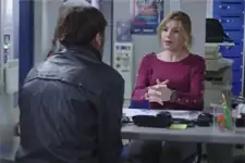 Plus belle la vie en avance : Thomas a-t-il défoncé la vitrine d’un magasin en voiture ? Réponse-ICI !
