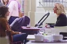 Céline comprend que Claudia se sert de Nell !