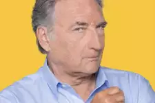 Alexandre Fabre (Frémont) révèle qui l’a inspiré pour jouer son personnage dans Plus belle la vie !