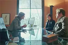 Plus belle la vie en avance : Samia et Jean-Paul convoqués par la directrice de l’école de Lucie !