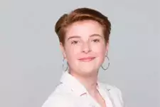 Enola Righi (Antoine) : « On ne m’a jamais obligée à couper mes cheveux et à changer de vêtements »