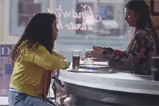 Mila accepte que Mouss rejoigne la coloc !
