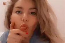 Lola Marois (Ariane de Plus belle la vie) se prend la tête avec un fan qui lui reproche d’être dans une tenue trop sexy devant ses enfants !