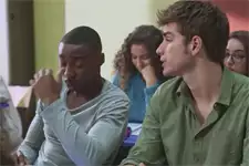 Théo prend la défense de Valère !