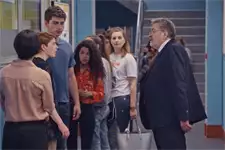 Mila, Antoine et Théo apprennent une info inquiétante sur Tom !