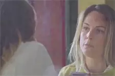 Ninon reçoit un TERRIBLE SMS d’Angèle !